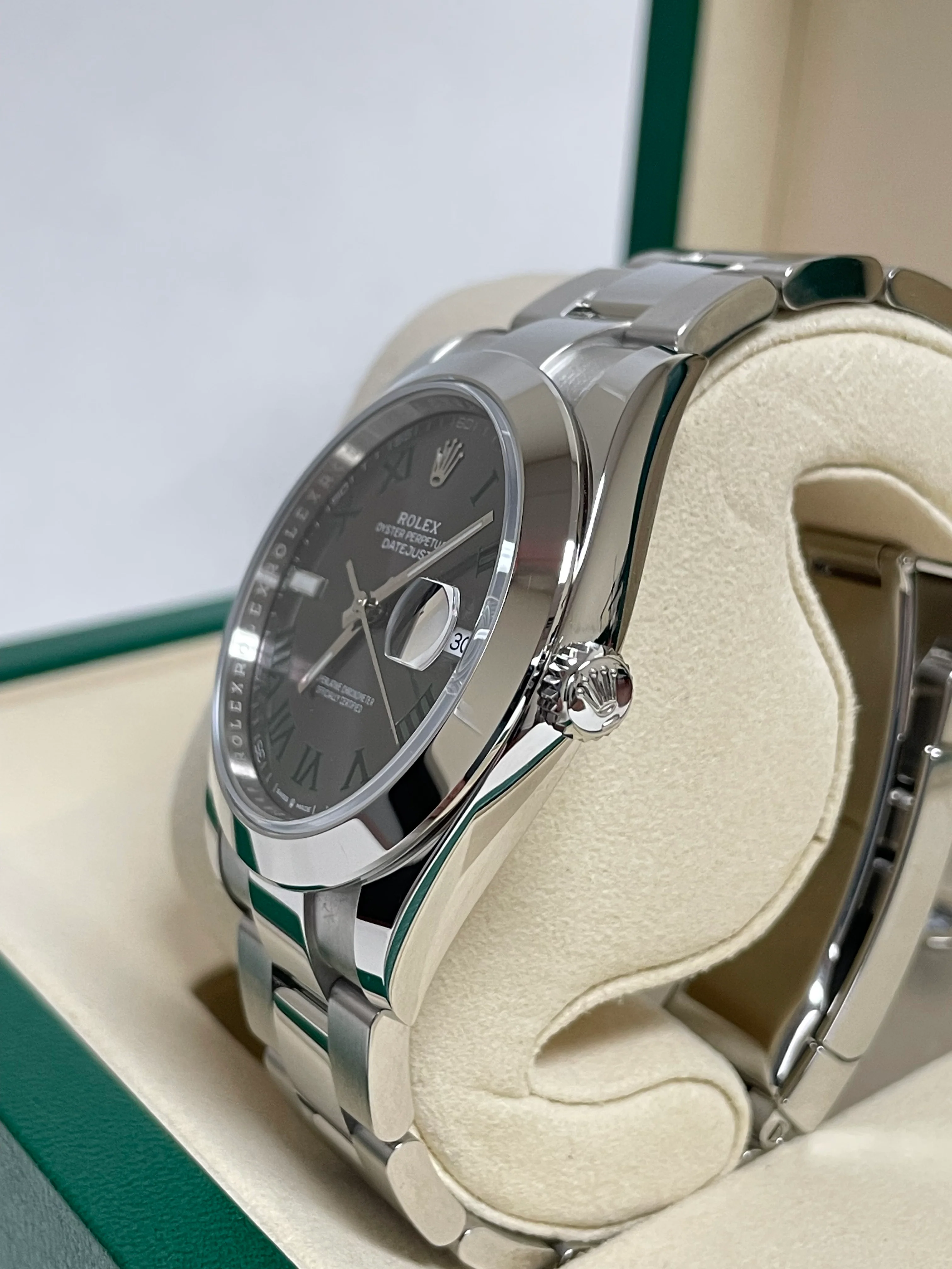 Rolex Datejust 41 Steel - Smooth Bezel - Oyster - Image 4